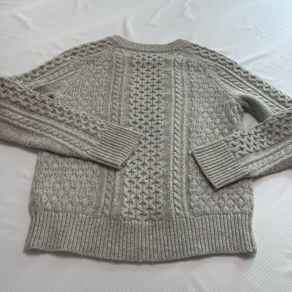 J. Crew Grey Pom Pom Cable Knit Sweater Pullover Fisherman Size Small - Picture 8 of 9